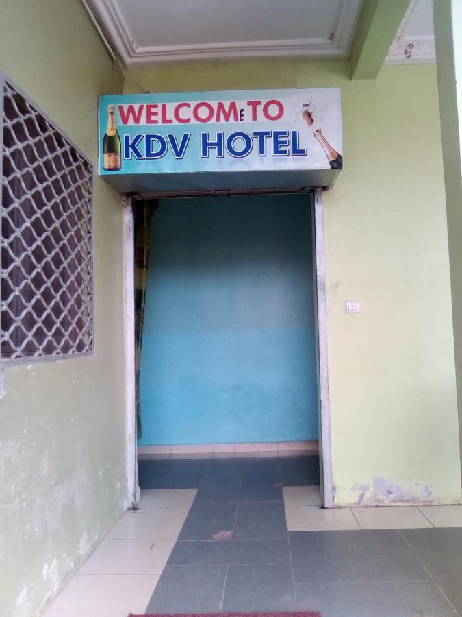 Hotel Kdv Bonabéri Exteriör bild