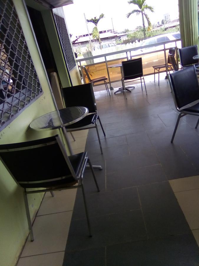 Hotel Kdv Bonabéri Exteriör bild